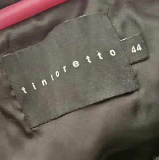 Abrigo Tintoretto Negro con Capucha y Pelo