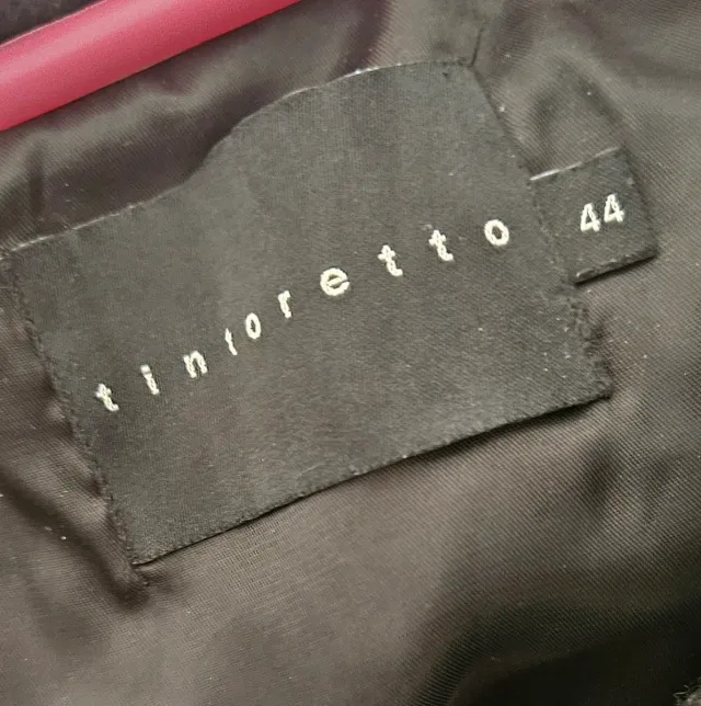 Abrigo Tintoretto Negro con Capucha y Pelo