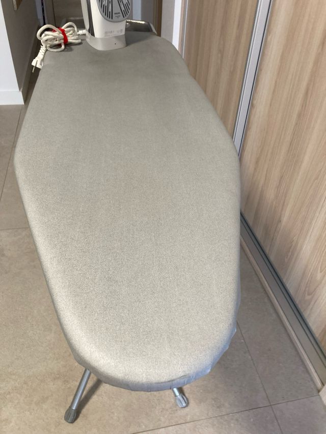 Tabla de planchar Ráyen y plancha Philips
