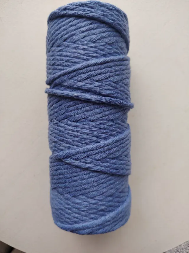 Hilo macramé azul