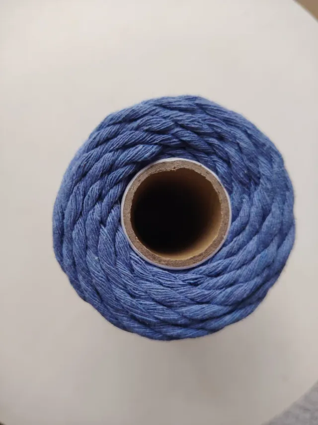 Hilo macramé azul