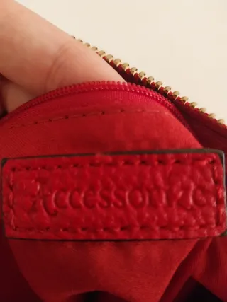 Bolso de hombro rojo