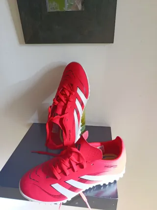 Botas de fútbol NUEVAS , Adidas Predator