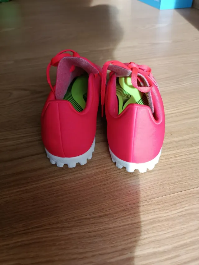 Botas de fútbol NUEVAS , Adidas Predator