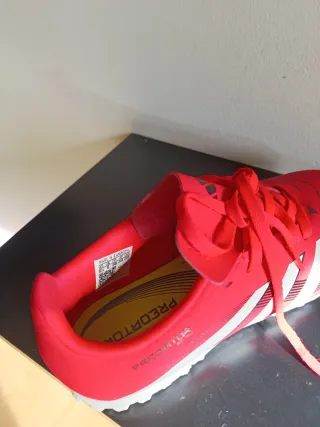 Botas de fútbol NUEVAS , Adidas Predator