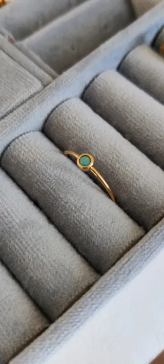 Anillos Apodemia dorados con piedras