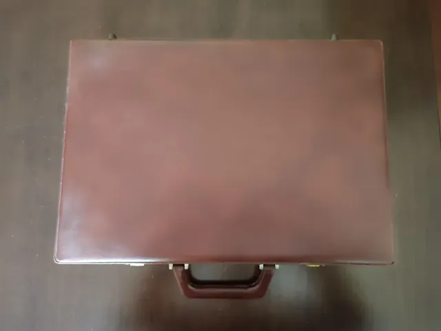 Maletín ejecutivo marrón