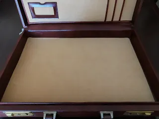 Maletín ejecutivo marrón