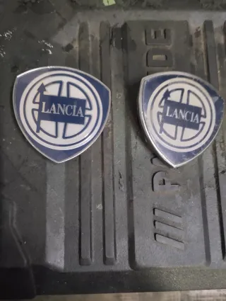 Emblemas Lancia (2 unidades)