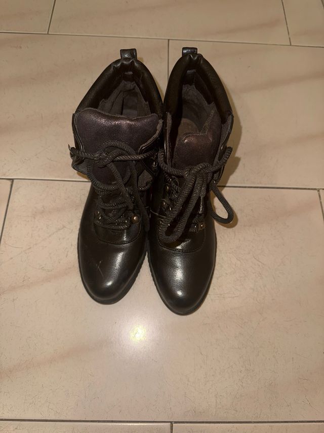 Botas de cuero negras