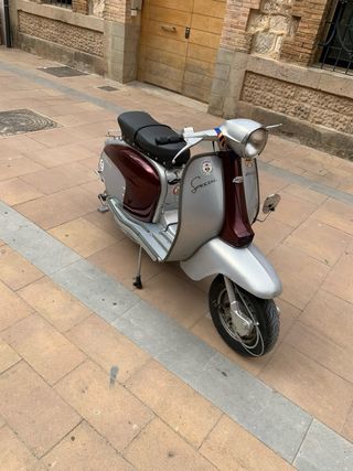 Lambretta Li150 Special Plata/Burdeos