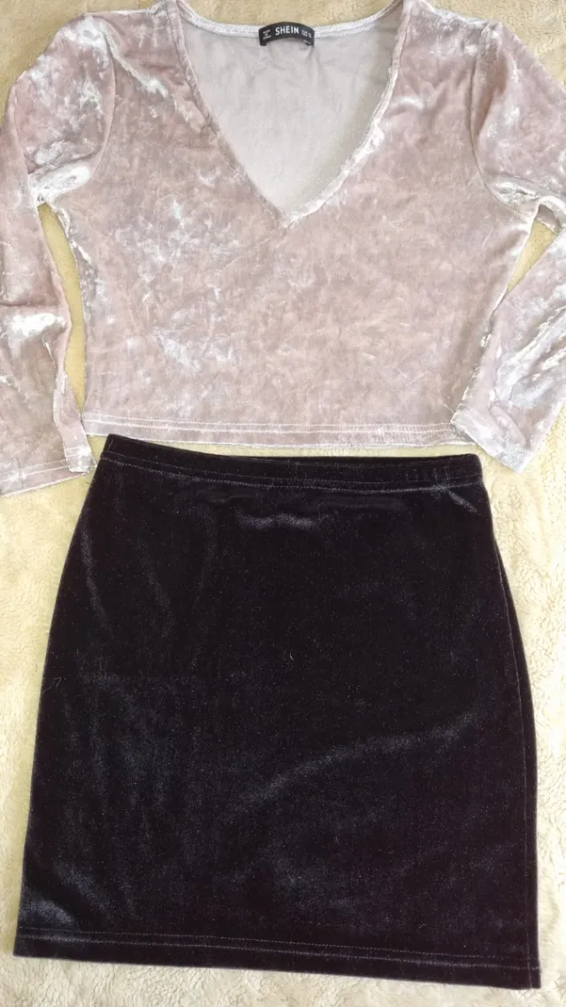 Conjunto de Falda negra y Blusa Terciopelo
