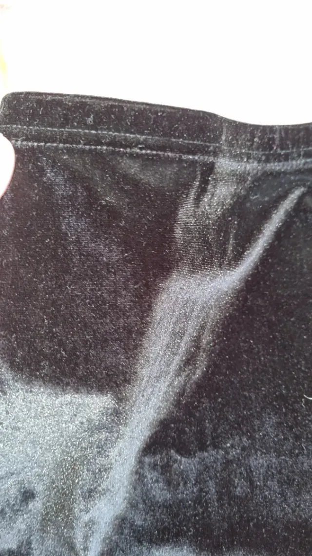 Conjunto de Falda negra y Blusa Terciopelo