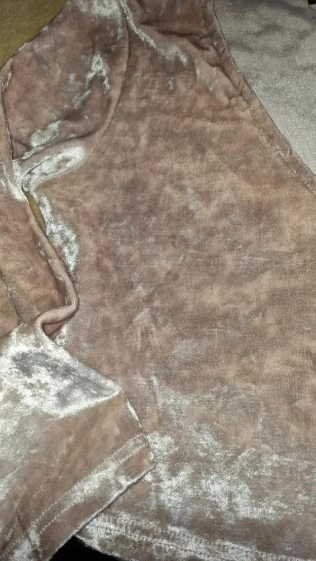 Conjunto de Falda negra y Blusa Terciopelo