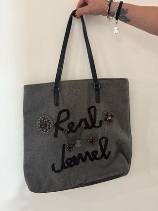 Bolso Tous gris con apliques