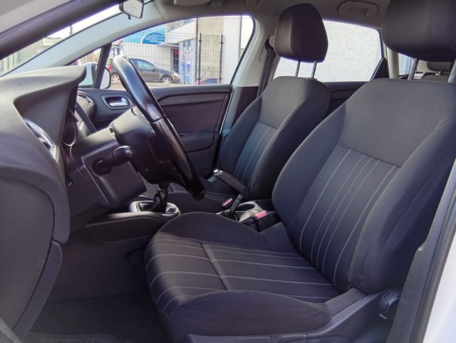 Citroen C4 1.4 VTI 95cv TONIC 2012