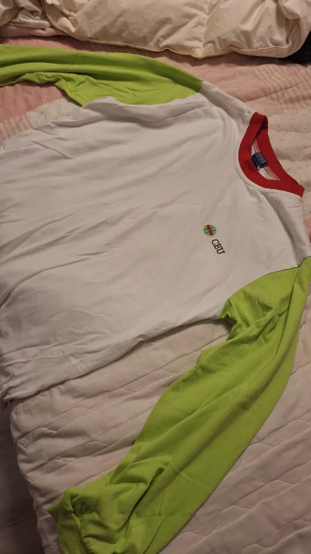 Camiseta educación física uniforme CEU San Pablo