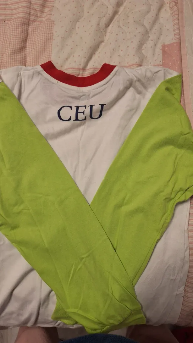 Camiseta educación física uniforme CEU San Pablo