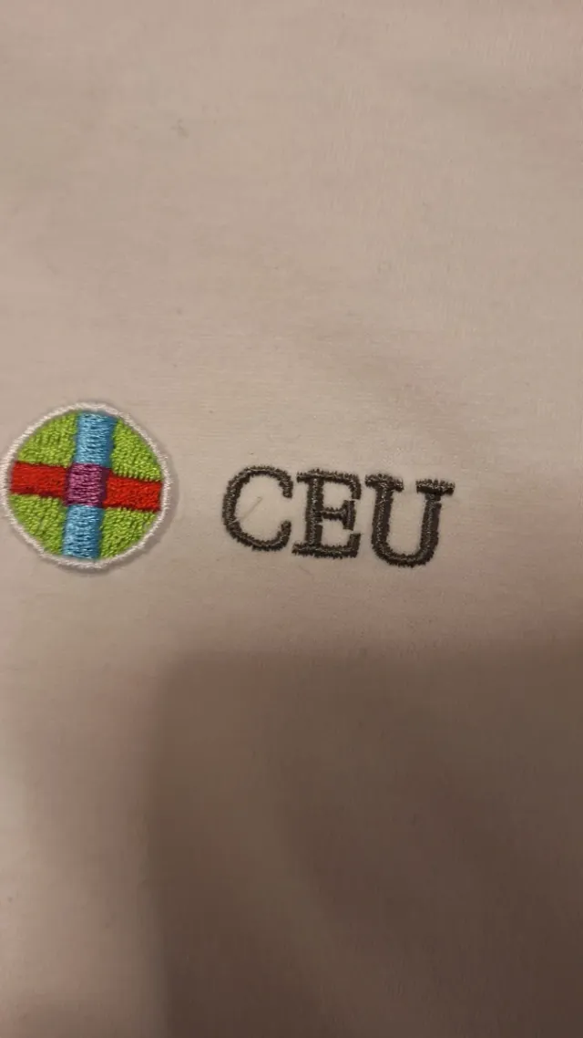 Camiseta educación física uniforme CEU San Pablo