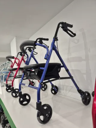 Andador KY4044 con asiento y cesta