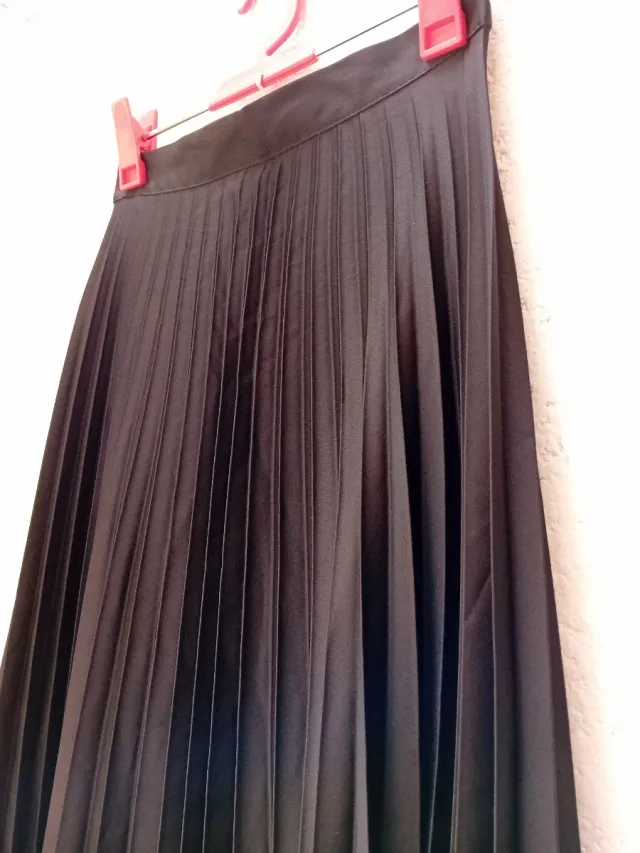Falda plisada Zara