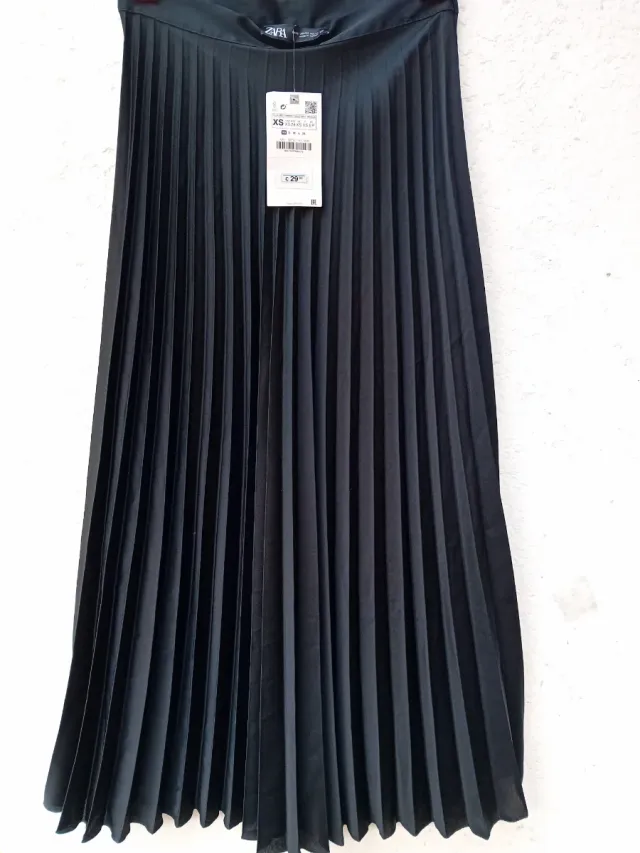 Falda plisada Zara