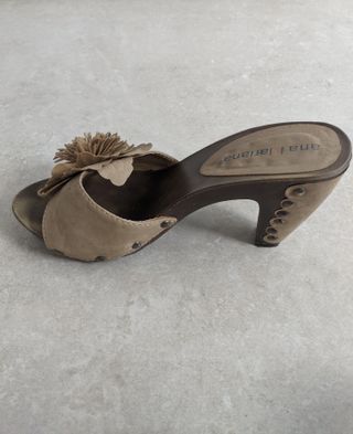 Sandalias Ana Mariana Beige Tacon Flor