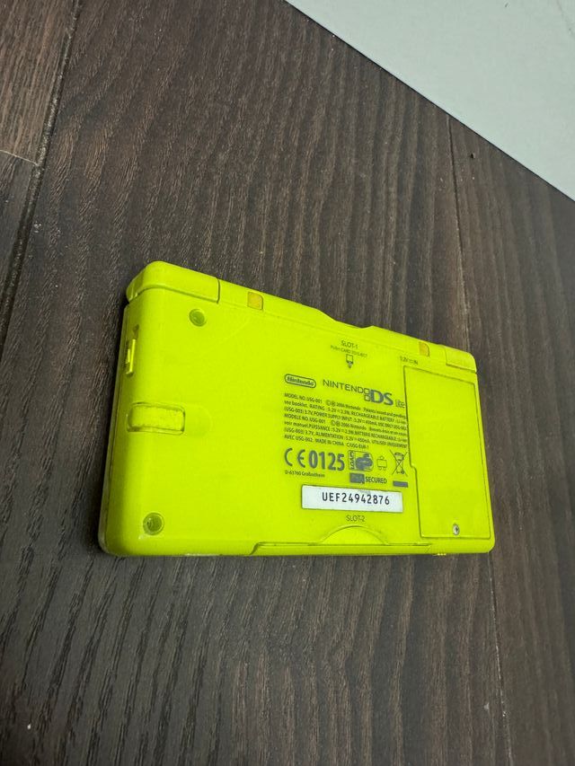 Nintendo DS Lite Verde + Cargador + Funda