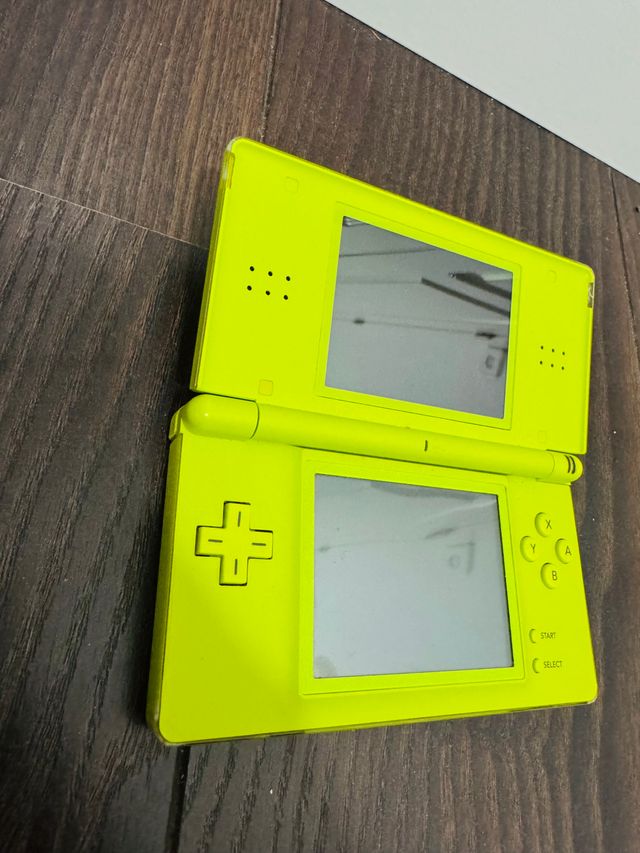 Nintendo DS Lite Verde + Cargador + Funda