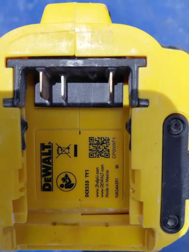 Batería Dewalt DCE555 TY1