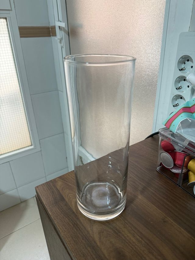 Jarrón de cristal cilíndrico