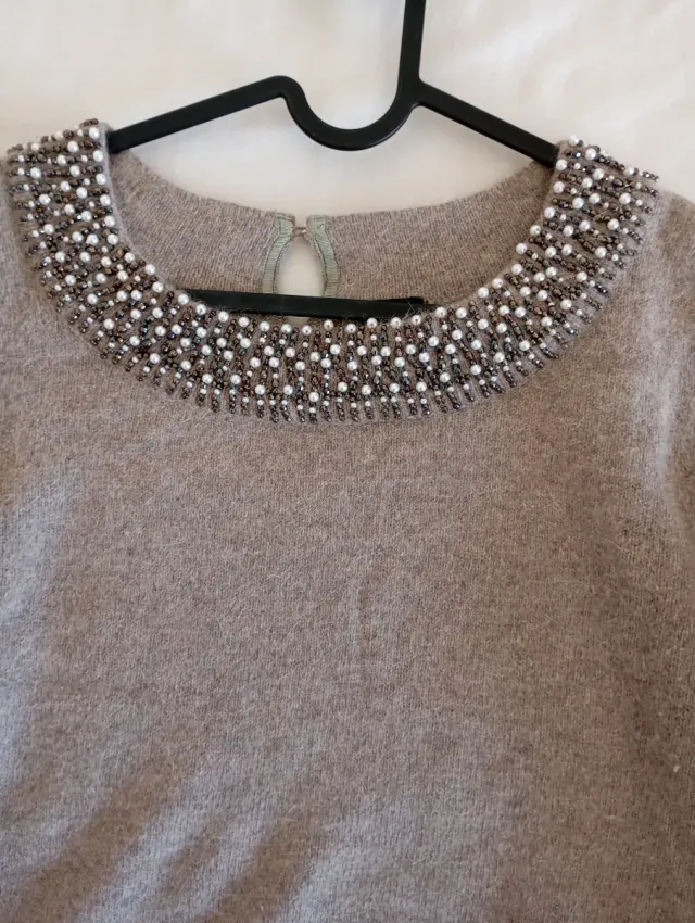 Jersey cuello pedrería beige