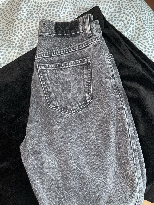 Jeans Mom Mango tiro alto gris T.32 como nuevo