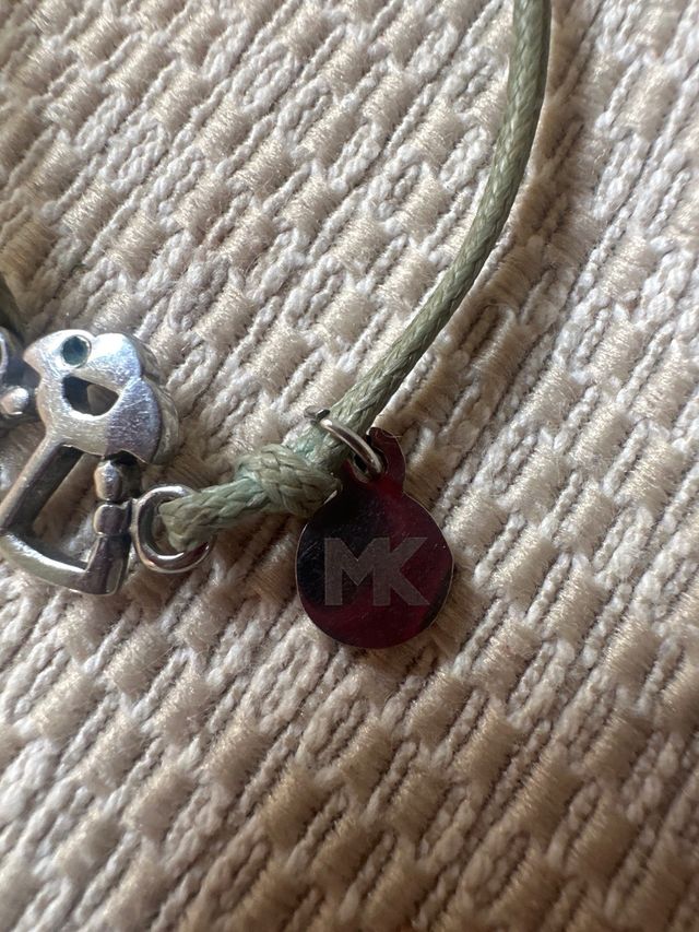 Pulsera hilo menina verde oliva y plata