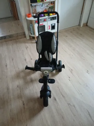 Triciclo infantil Lionelo