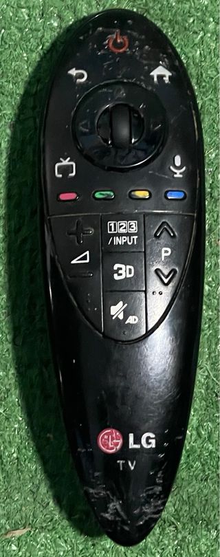 TV LG 47LB671V con rayas verticales