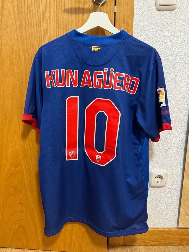 Camiseta At. Madrid 2010/11 Kun Aguero talla L