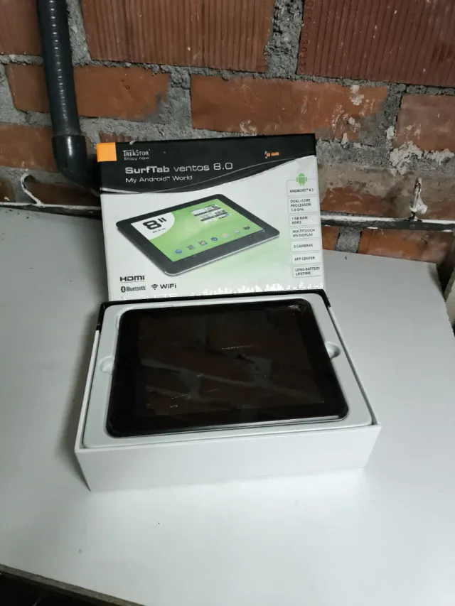 TrekStor SurfTab Ventos 8.0 Tablet