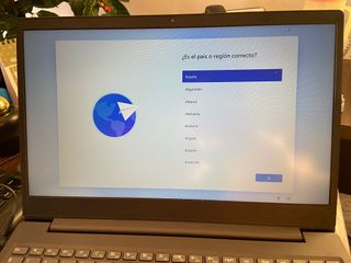Portátil Lenovo V15 IGL