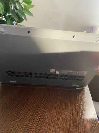 Portátil Lenovo V15 IGL