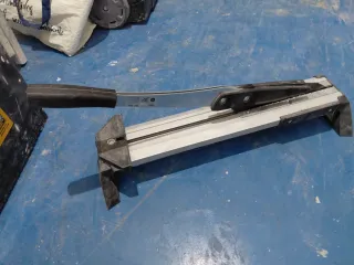 Guillotina para tarima flotante