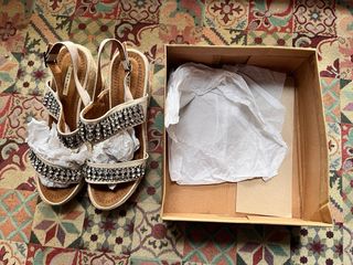 Sandalias cuña CORINA brillantes