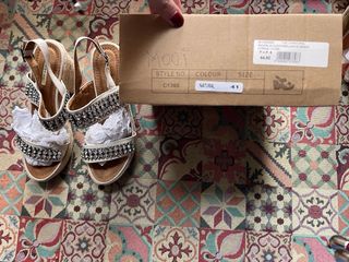 Sandalias cuña CORINA brillantes