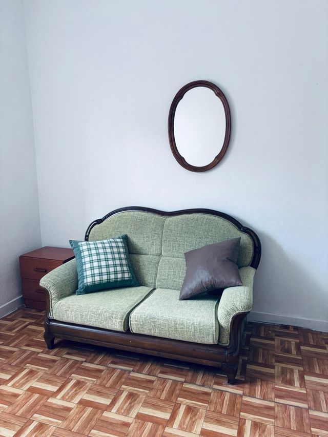 Sofá 2 plazas vintage tela y madera