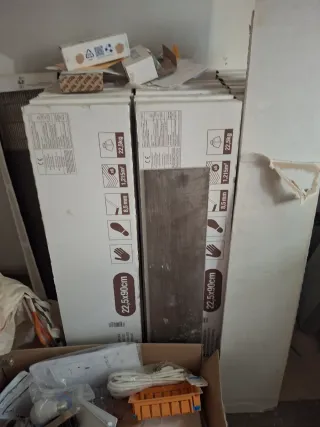 Suelo porcelánico efecto madera Nogal 22.5x90