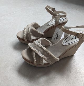 Sandalias cuña beige/gris