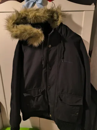 Cazadora Carhartt Negra con Capucha