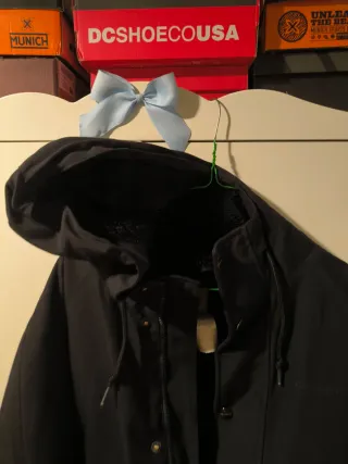 Cazadora Carhartt Negra con Capucha