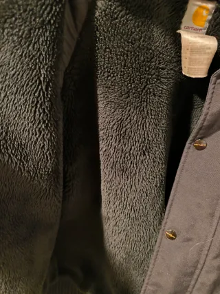 Cazadora Carhartt Negra con Capucha