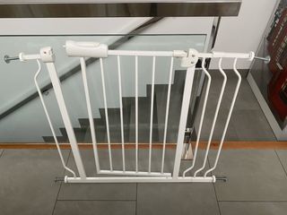 Barrera seguridad niños puertas escaleras